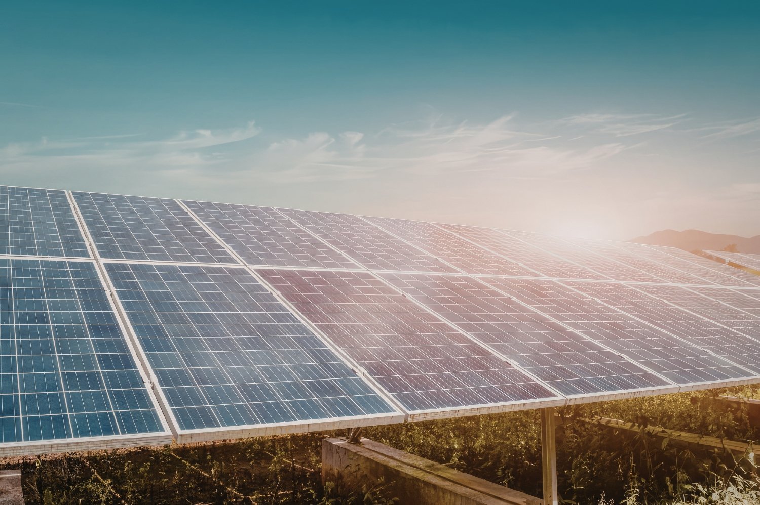 The Science of Anti-Reflective Coating How Voltah Panels Capture More Morning and Evening Sun.